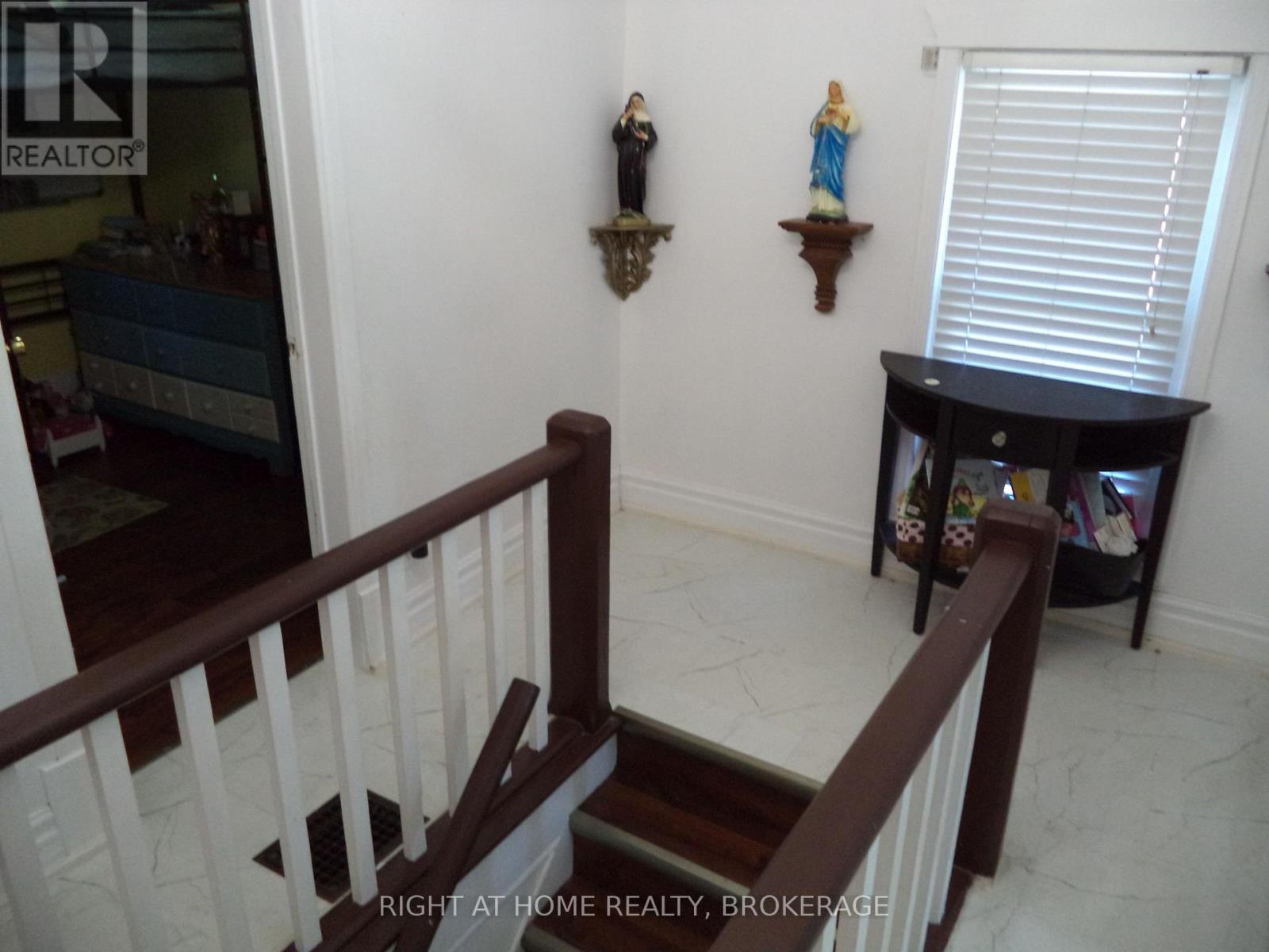 18 ALMOND STREET - 25