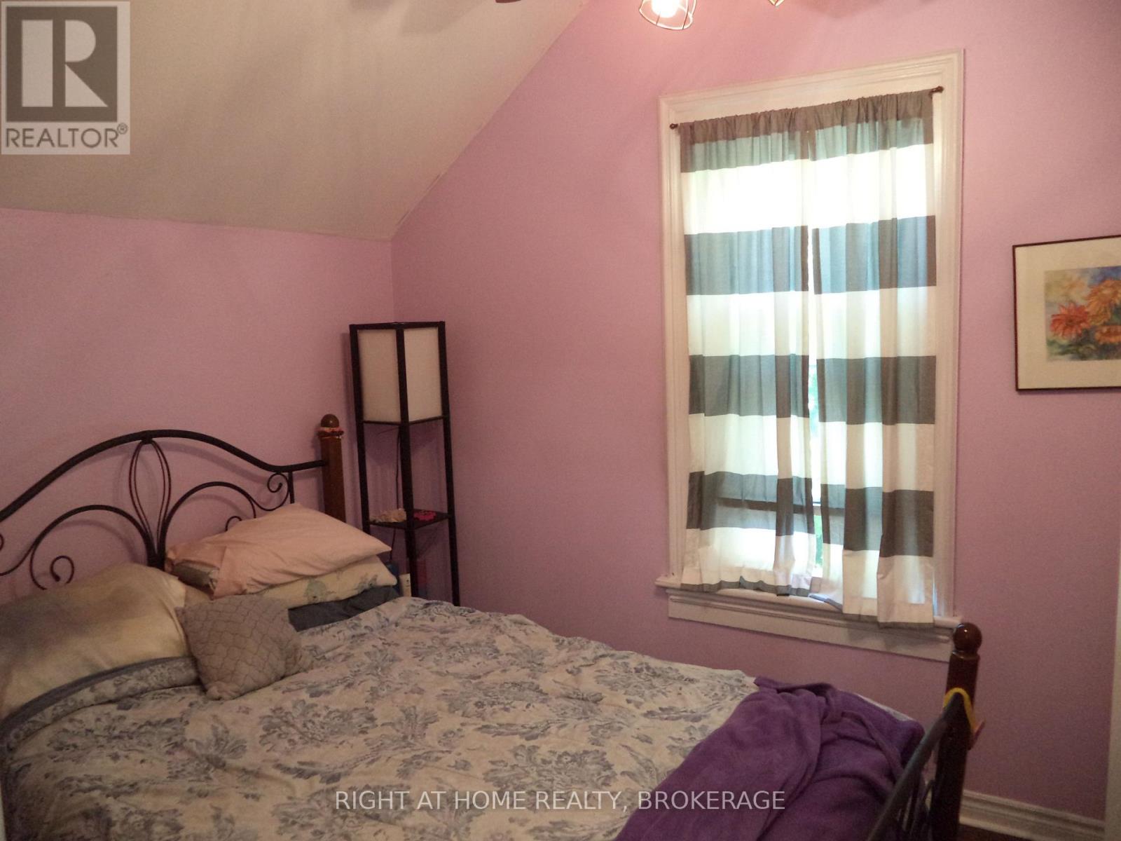 18 ALMOND STREET - 28