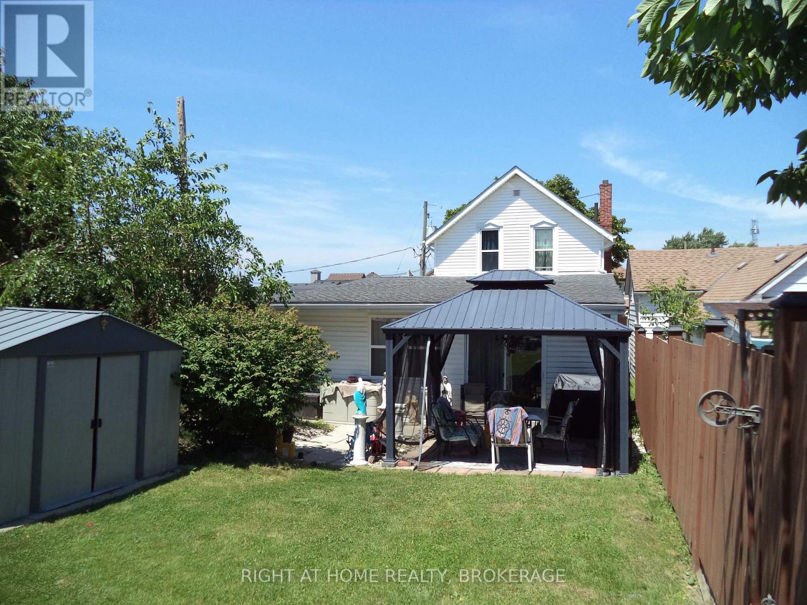 18 ALMOND STREET - 7