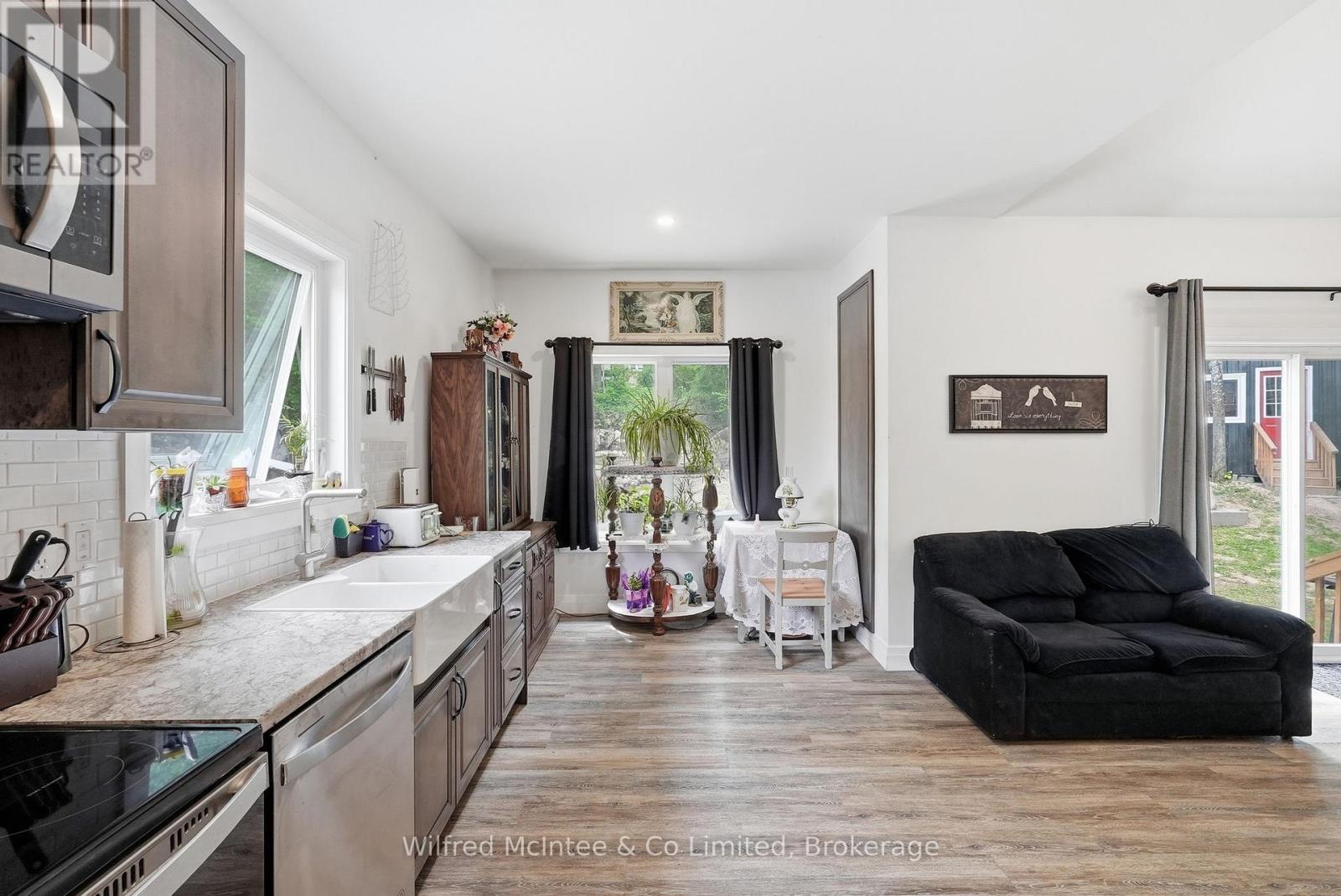 316040 6 HIGHWAY - 11