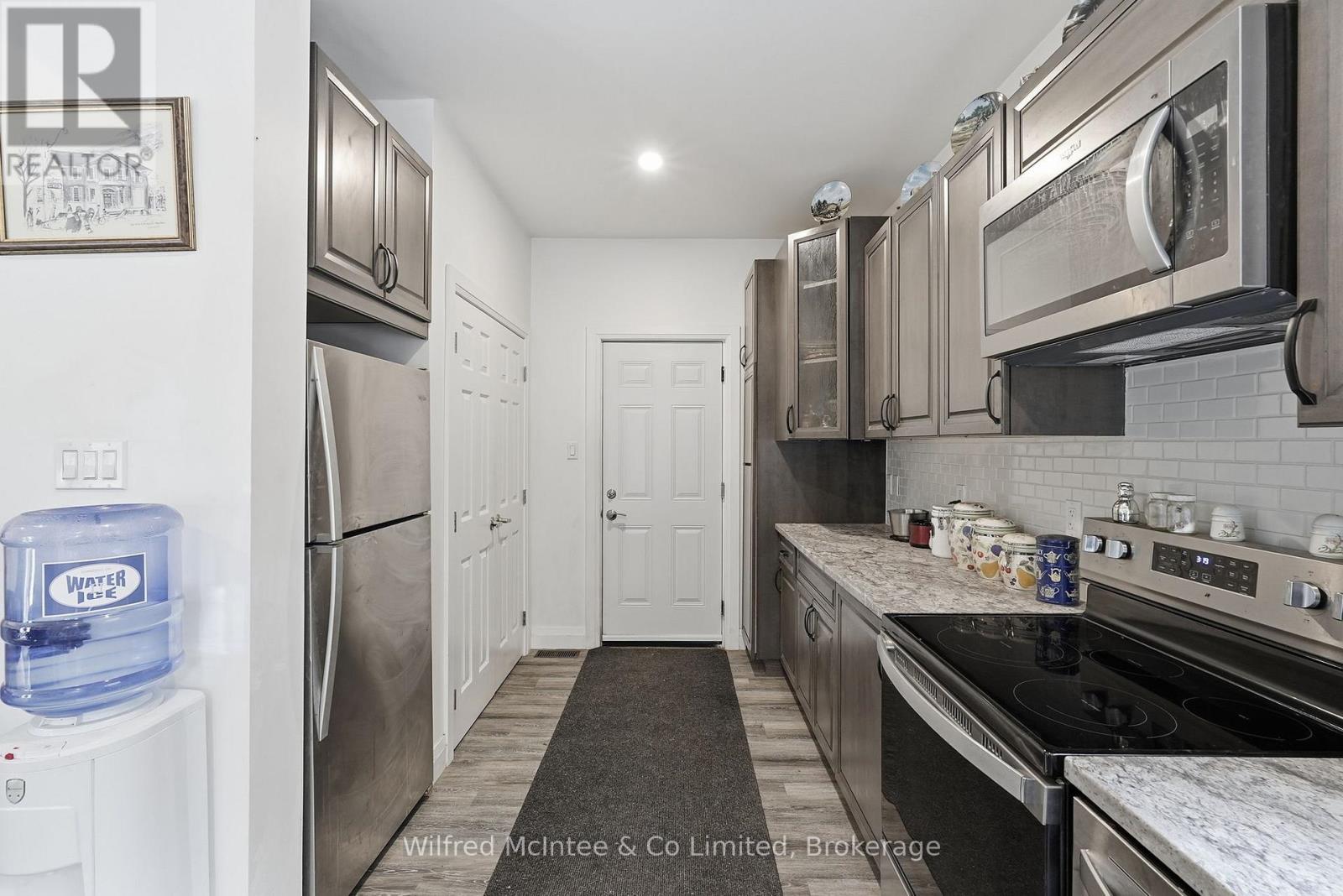 316040 6 HIGHWAY - 10