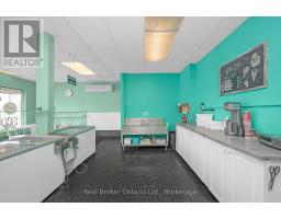 Kitchen - 122 King Street, Brant, ON N0E1A0 Photo 8