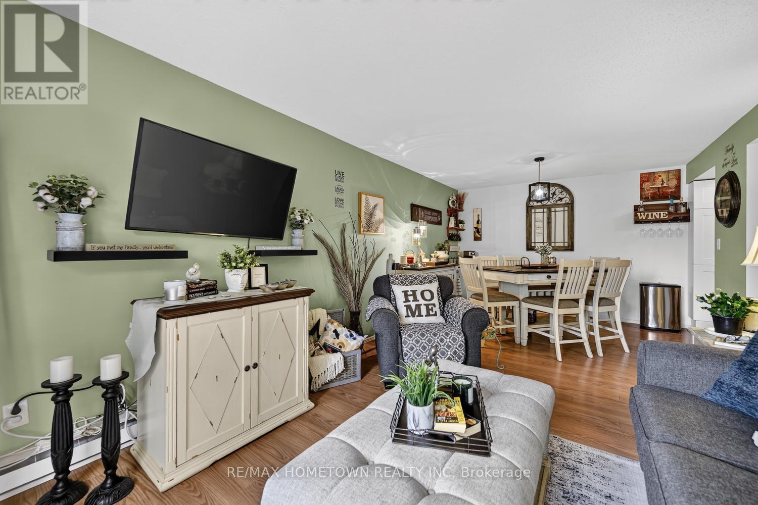 #16 14 CHARLOTTE PLACE - 10