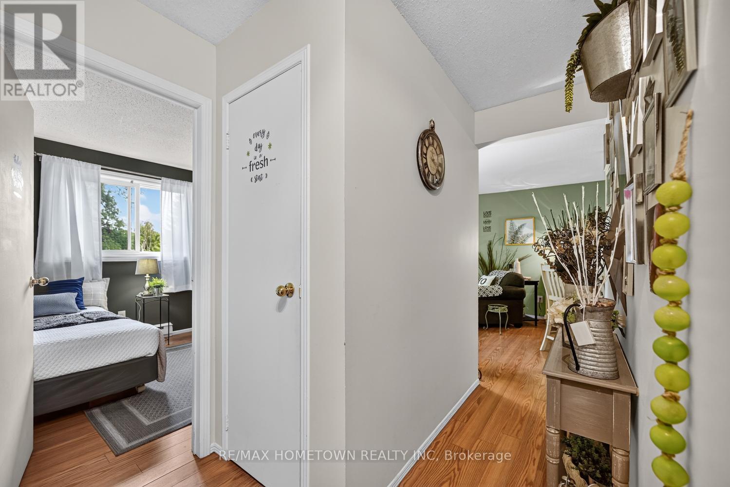 #16 14 CHARLOTTE PLACE - 15