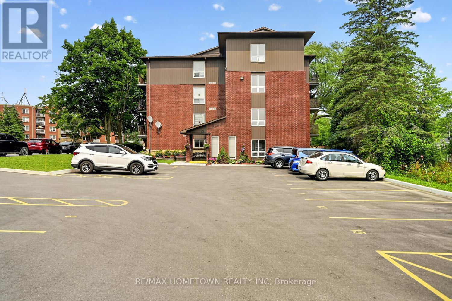 #16 14 CHARLOTTE PLACE - 20