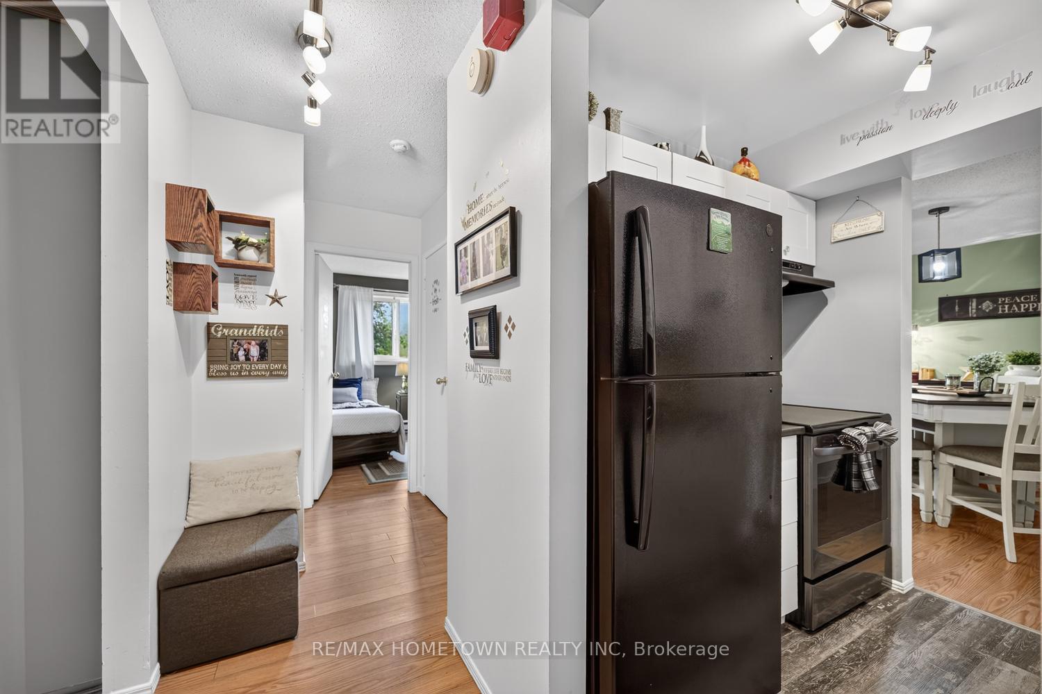 #16 14 CHARLOTTE PLACE - 5
