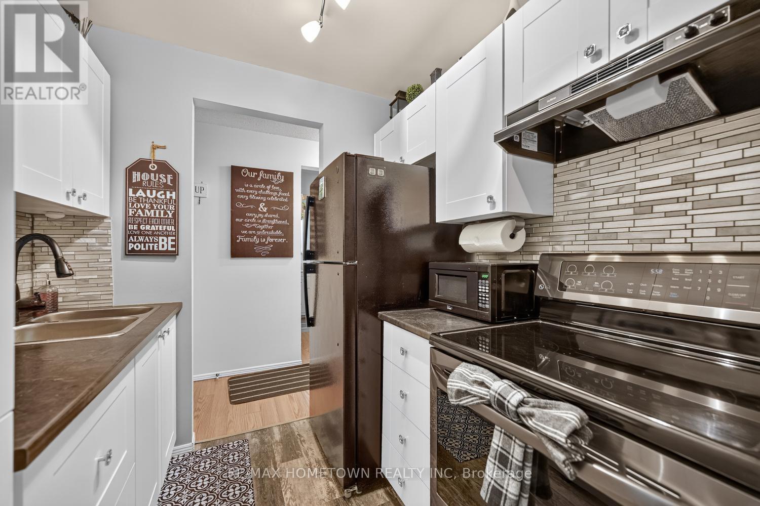 #16 14 CHARLOTTE PLACE - 7