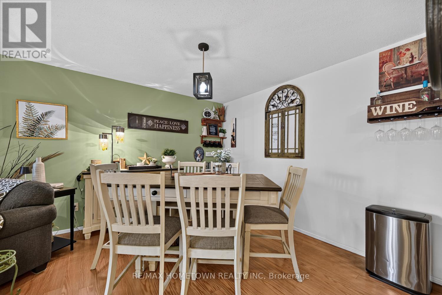 #16 14 CHARLOTTE PLACE - 9