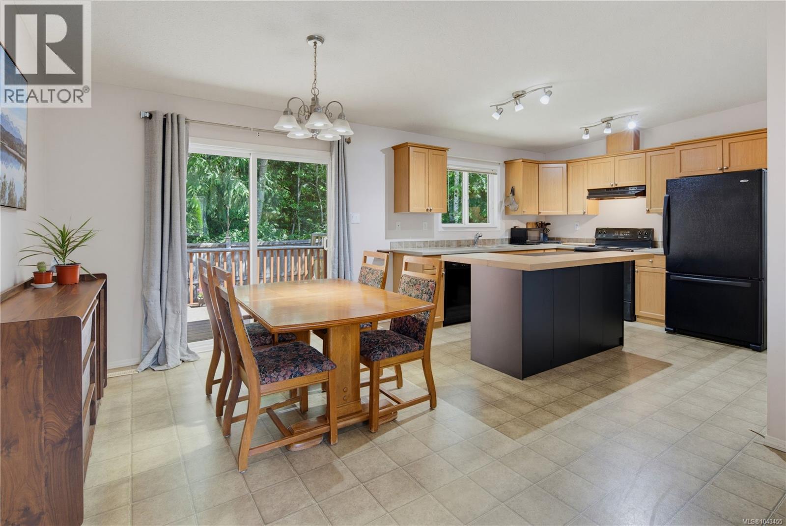 1048 Fitzgerald Rd - 6