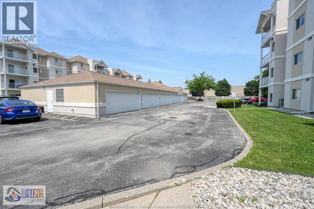 #203 1547 GRAND MARAIS West - 3