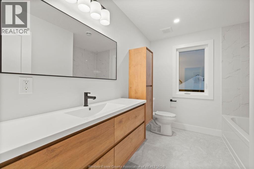 186 WHELAN AVENUE - 10