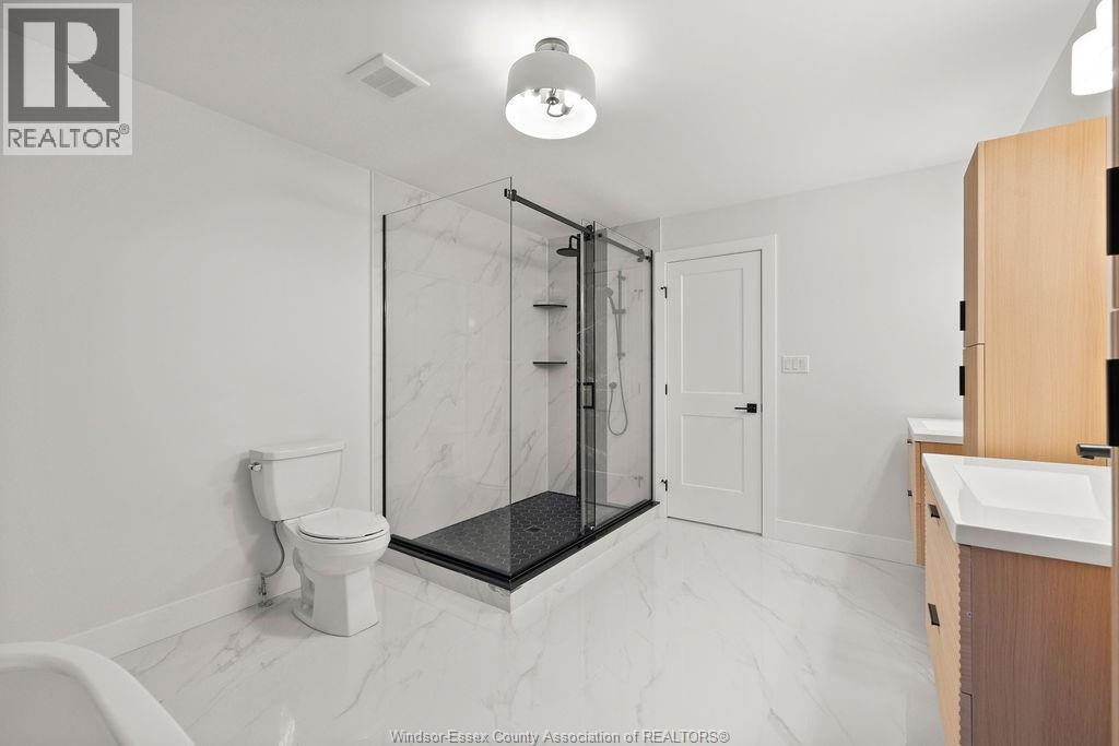 186 WHELAN AVENUE - 16