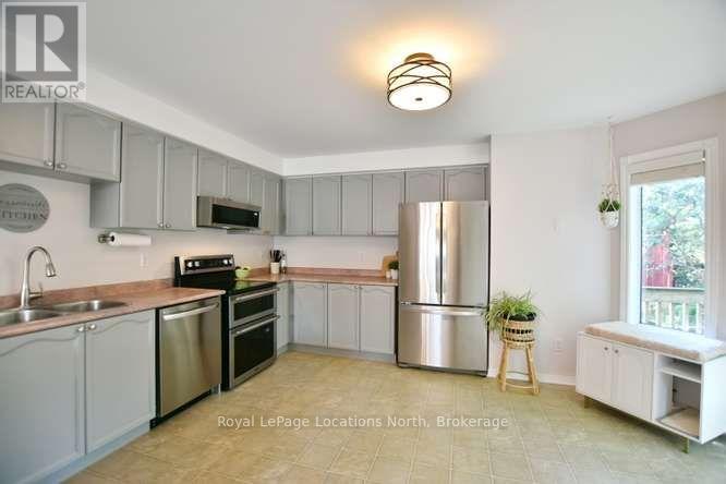83 FERNBROOK DRIVE - 14
