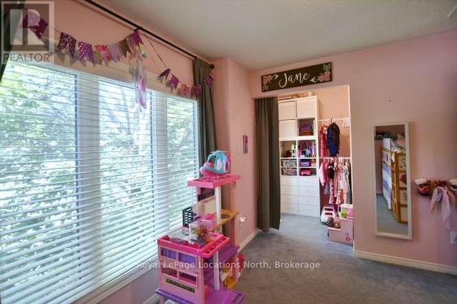 83 FERNBROOK DRIVE - 20