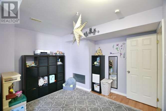 83 FERNBROOK DRIVE - 32