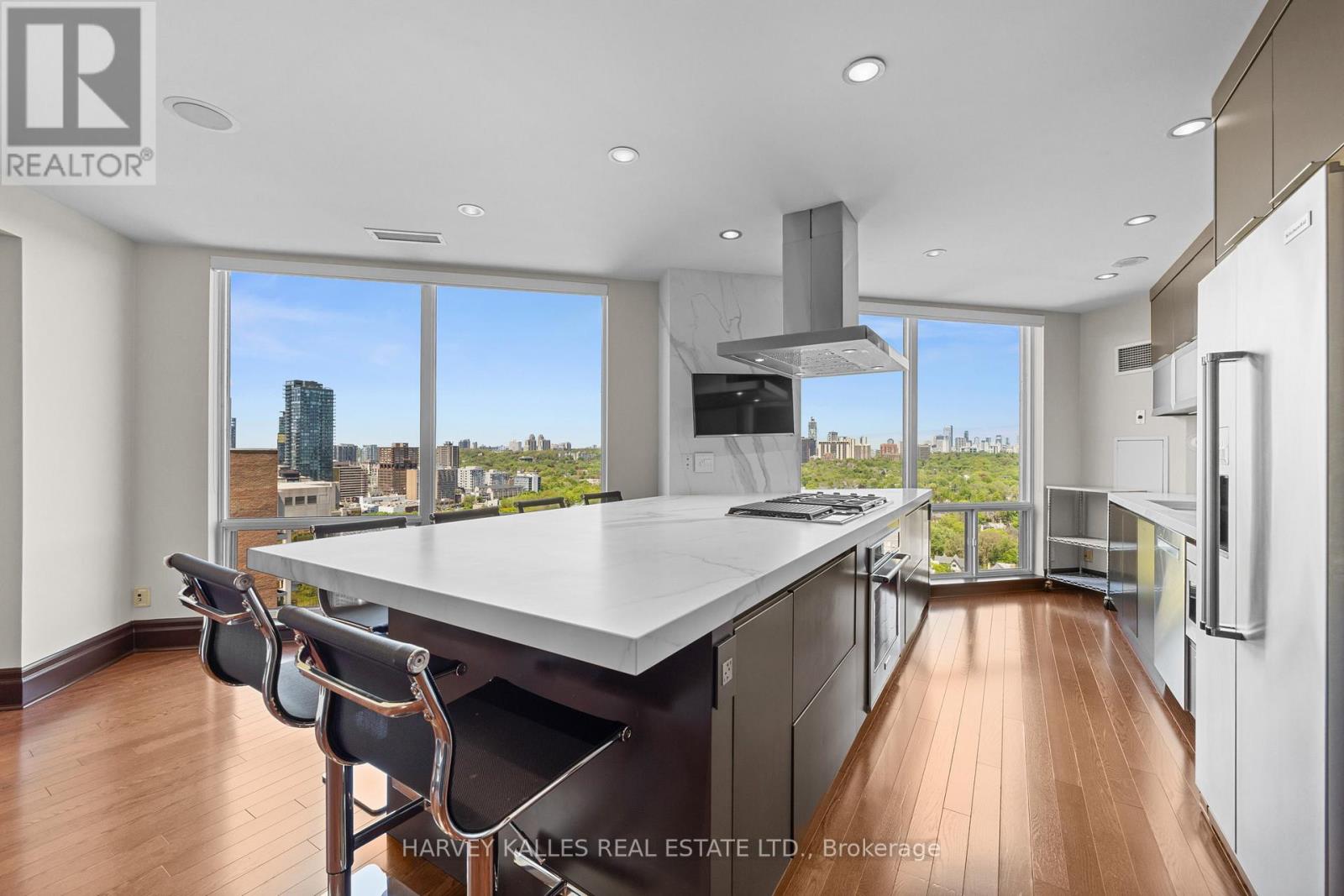 #2701 300 BLOOR STREET E - 13