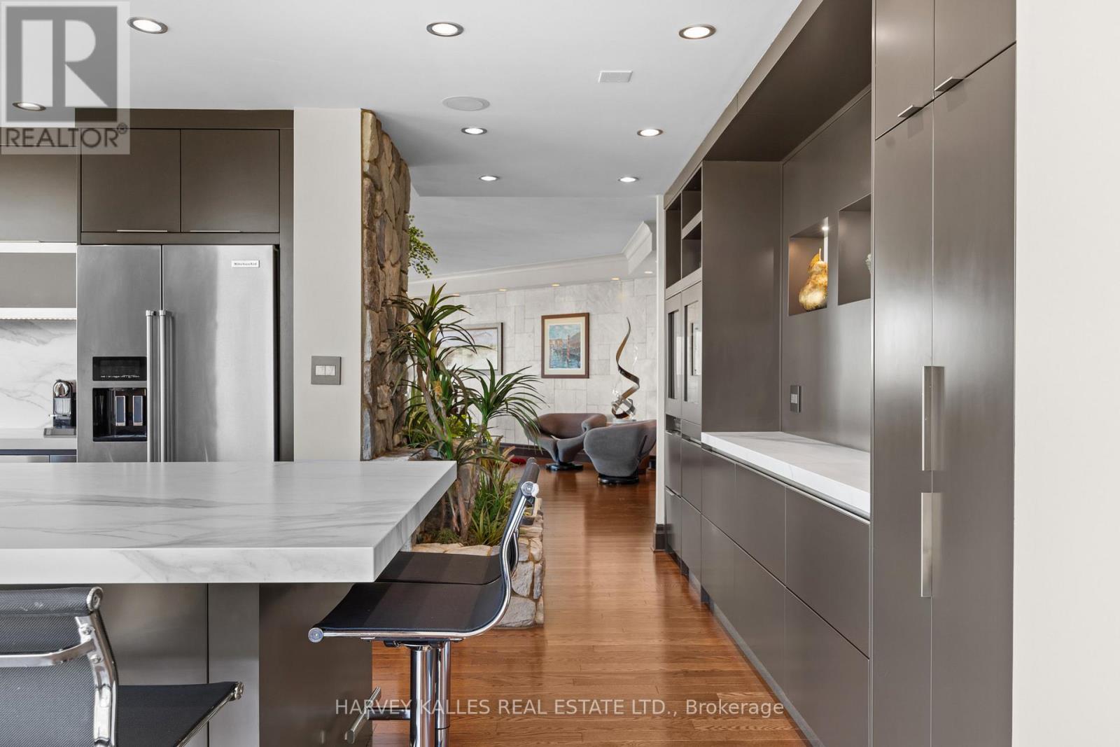 #2701 300 BLOOR STREET E - 16