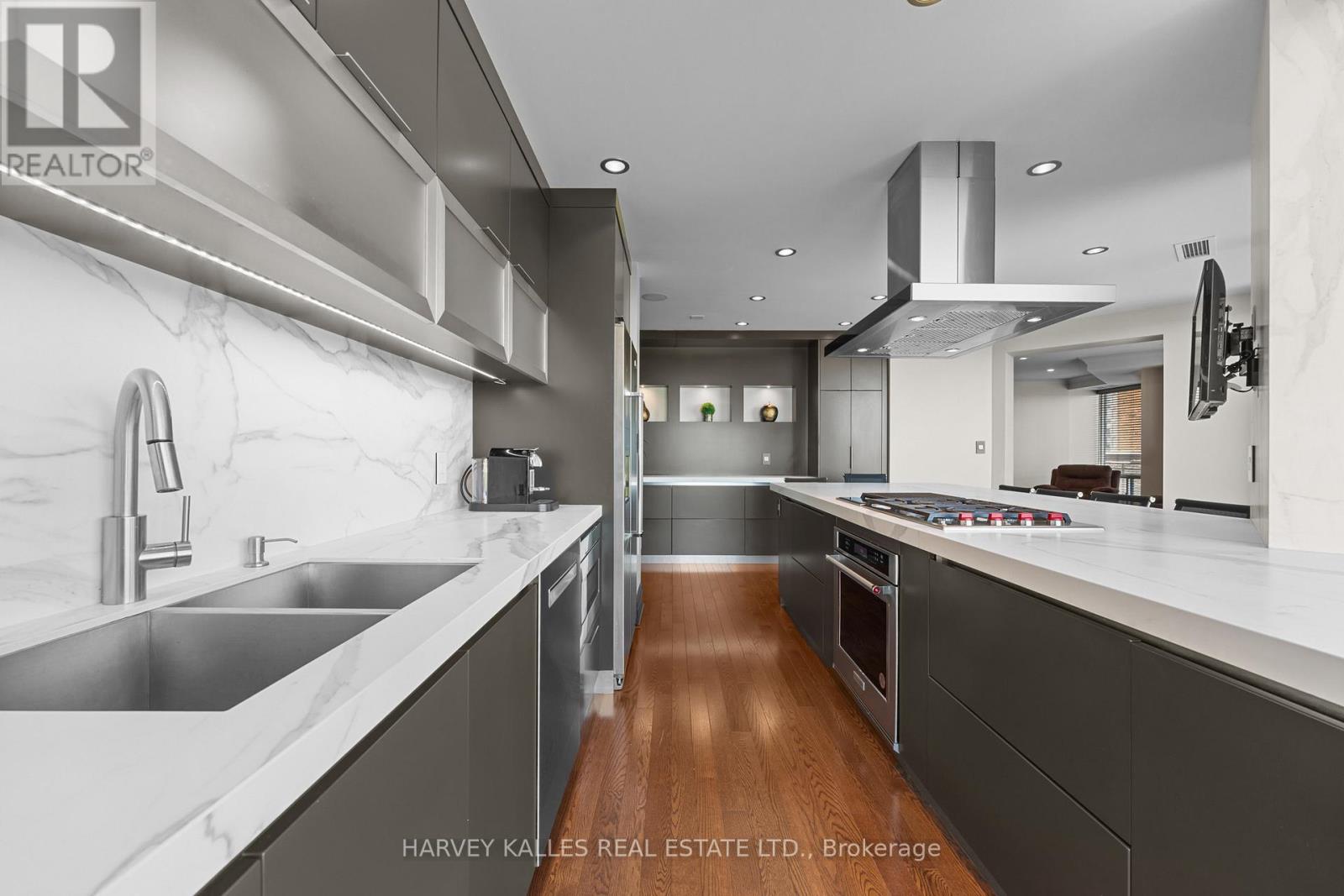#2701 300 BLOOR STREET E - 19
