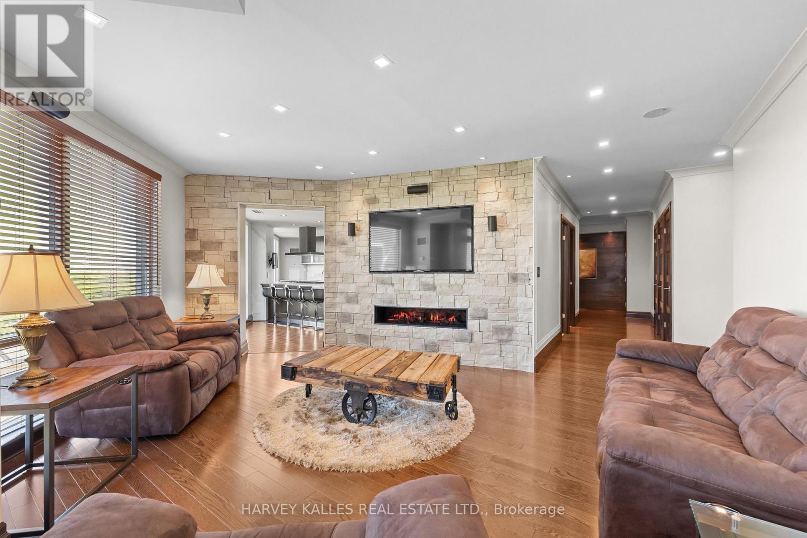 #2701 300 BLOOR STREET E - 23