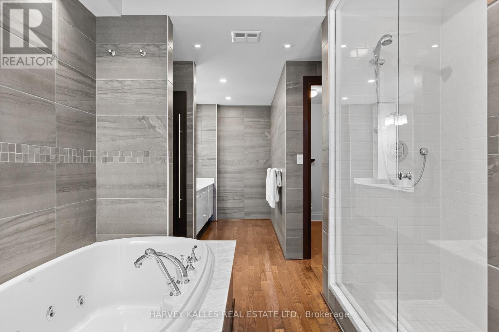 #2701 300 BLOOR STREET E - 31