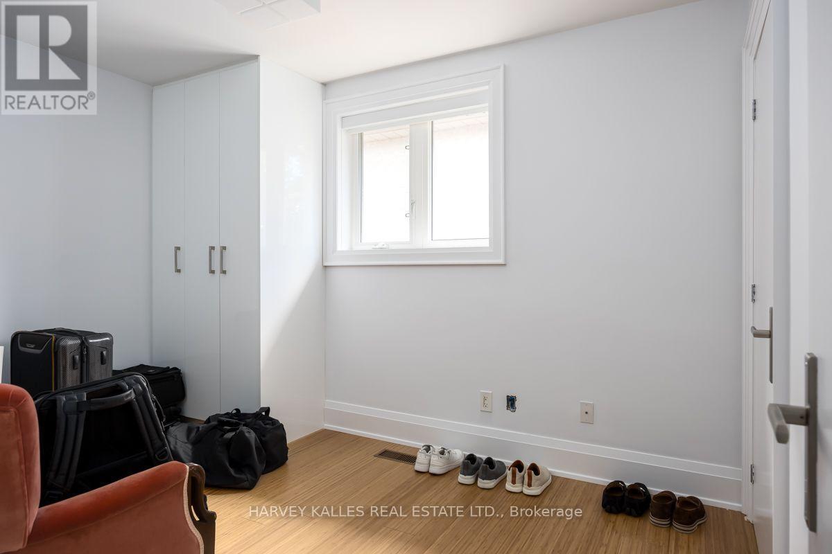 562 BEDFORD PARK AVENUE - 28
