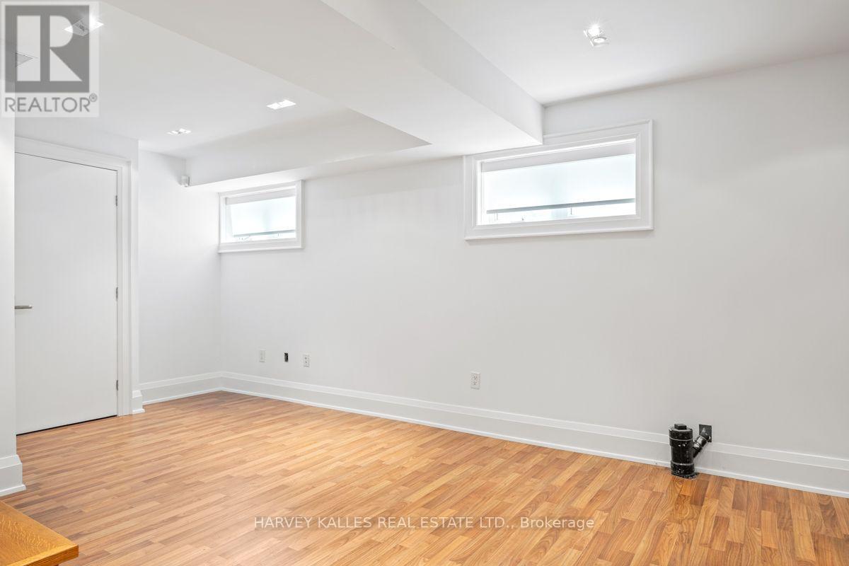 562 BEDFORD PARK AVENUE - 30