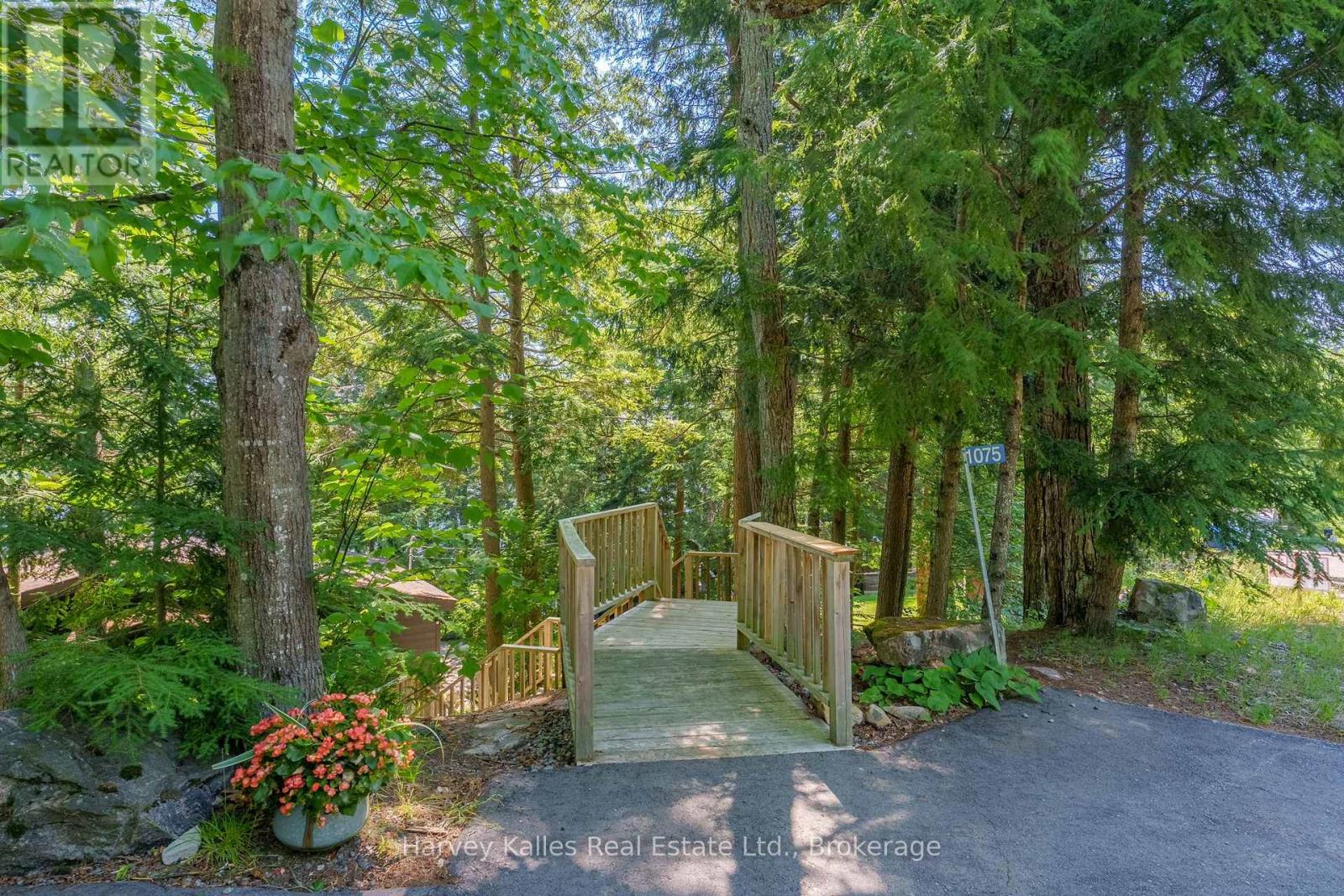 1075 HALLETT ROAD - 41
