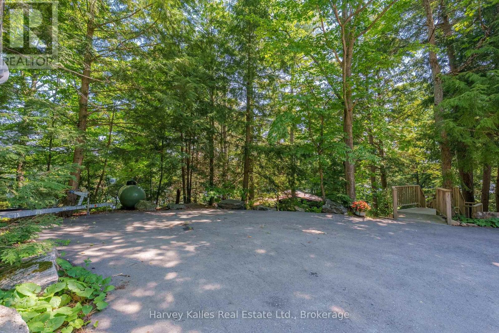 1075 HALLETT ROAD - 42
