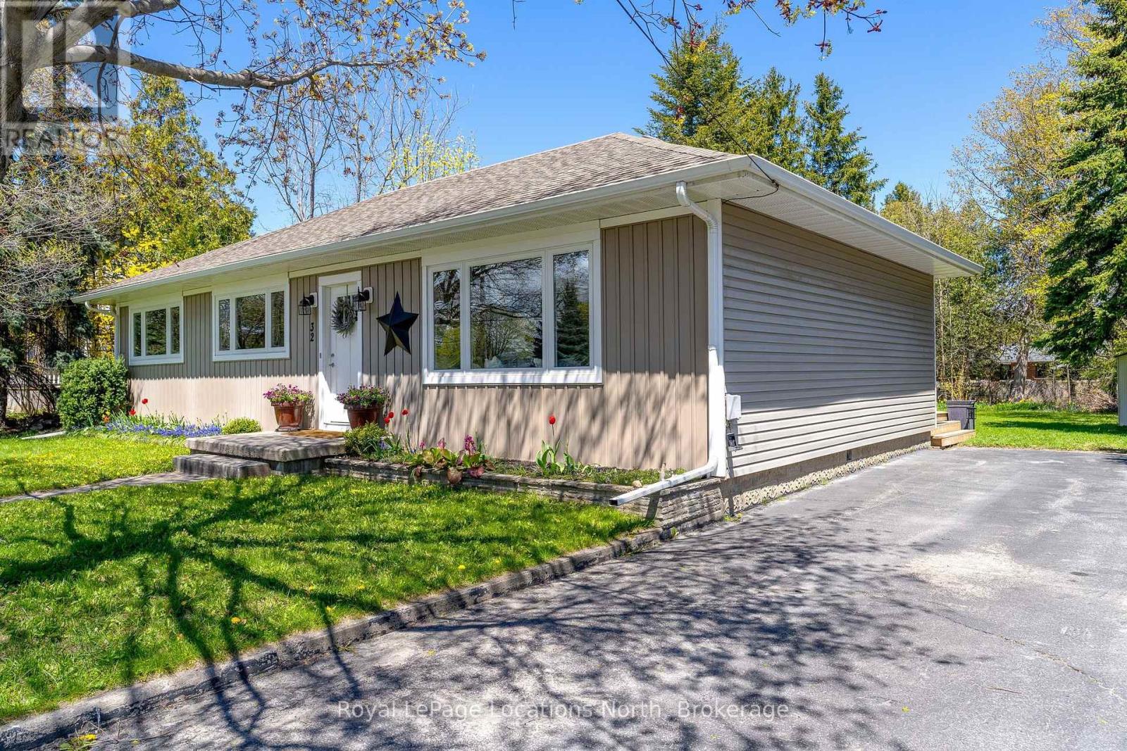32 ARTHUR STREET W - 1