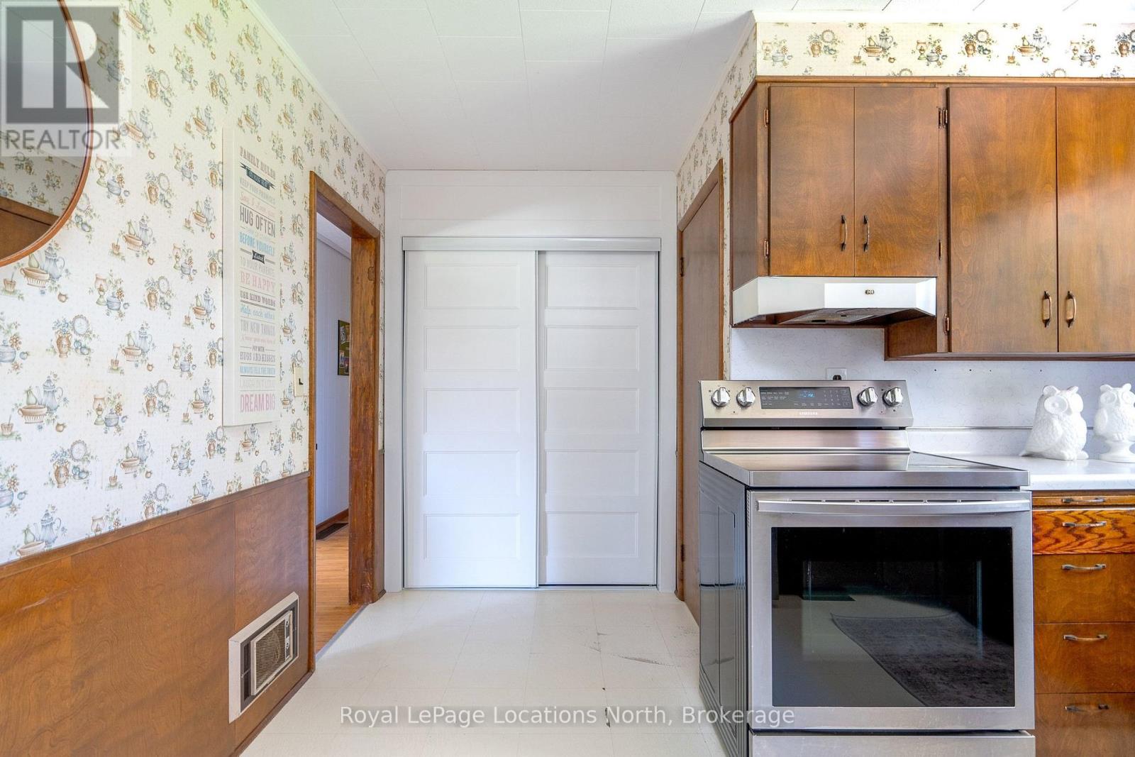 32 ARTHUR STREET W - 15