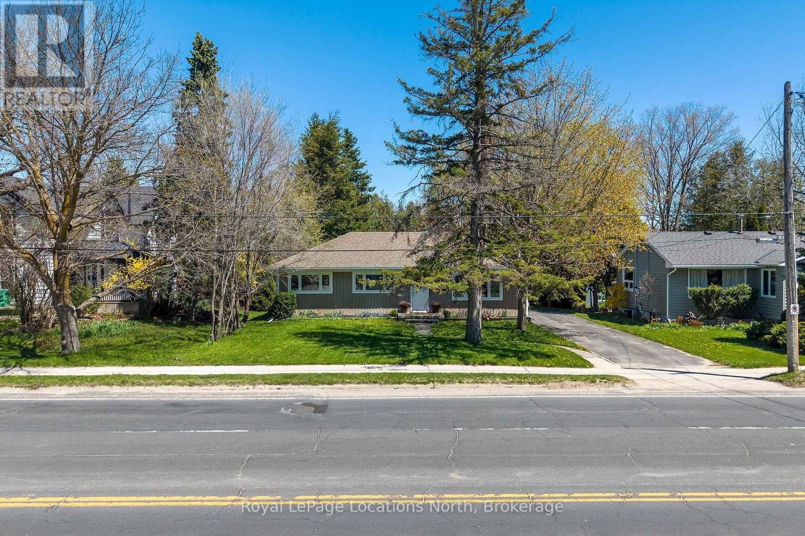 32 ARTHUR STREET W - 31