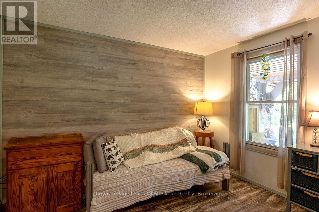 1075 LEONARD LAKE 2 ROAD - 12