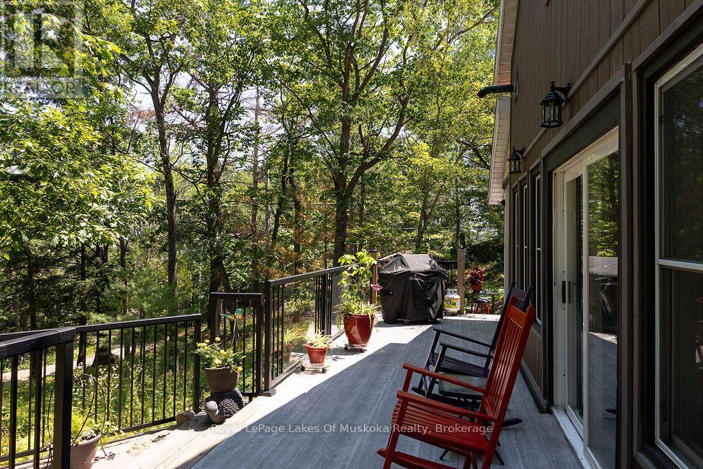1075 LEONARD LAKE 2 ROAD - 31
