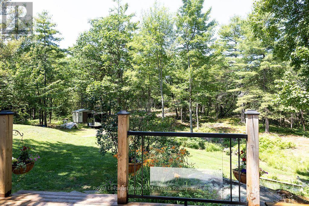 1075 LEONARD LAKE 2 ROAD - 33