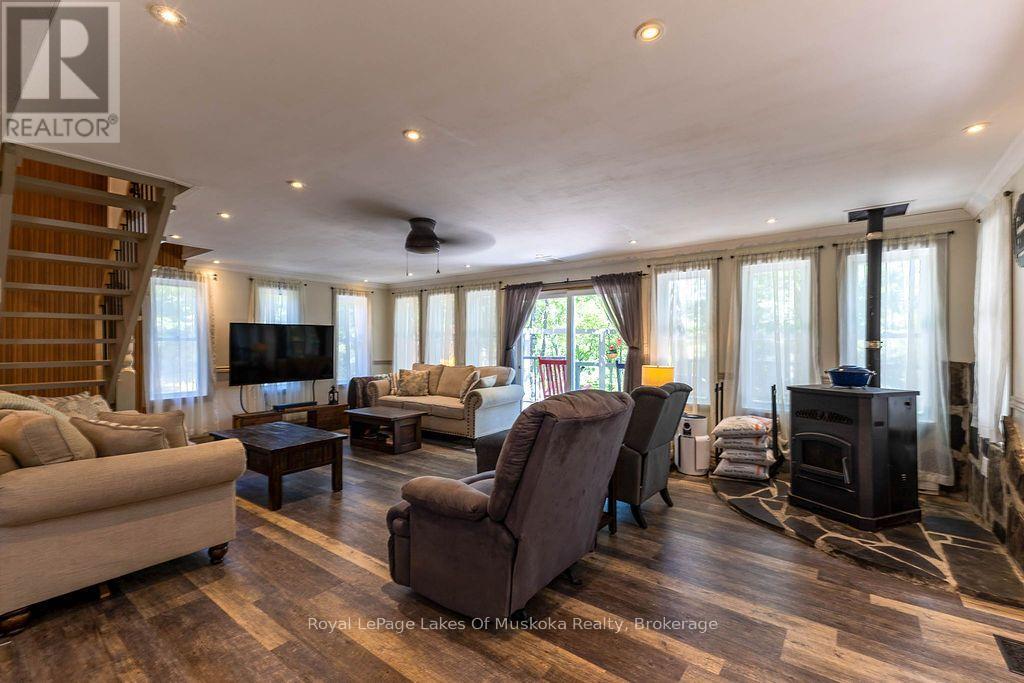 1075 LEONARD LAKE 2 ROAD - 4