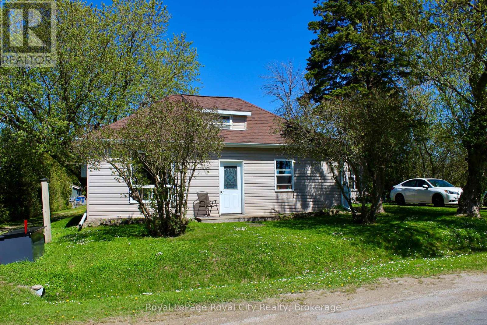 2557 BRUCE ROAD - 1