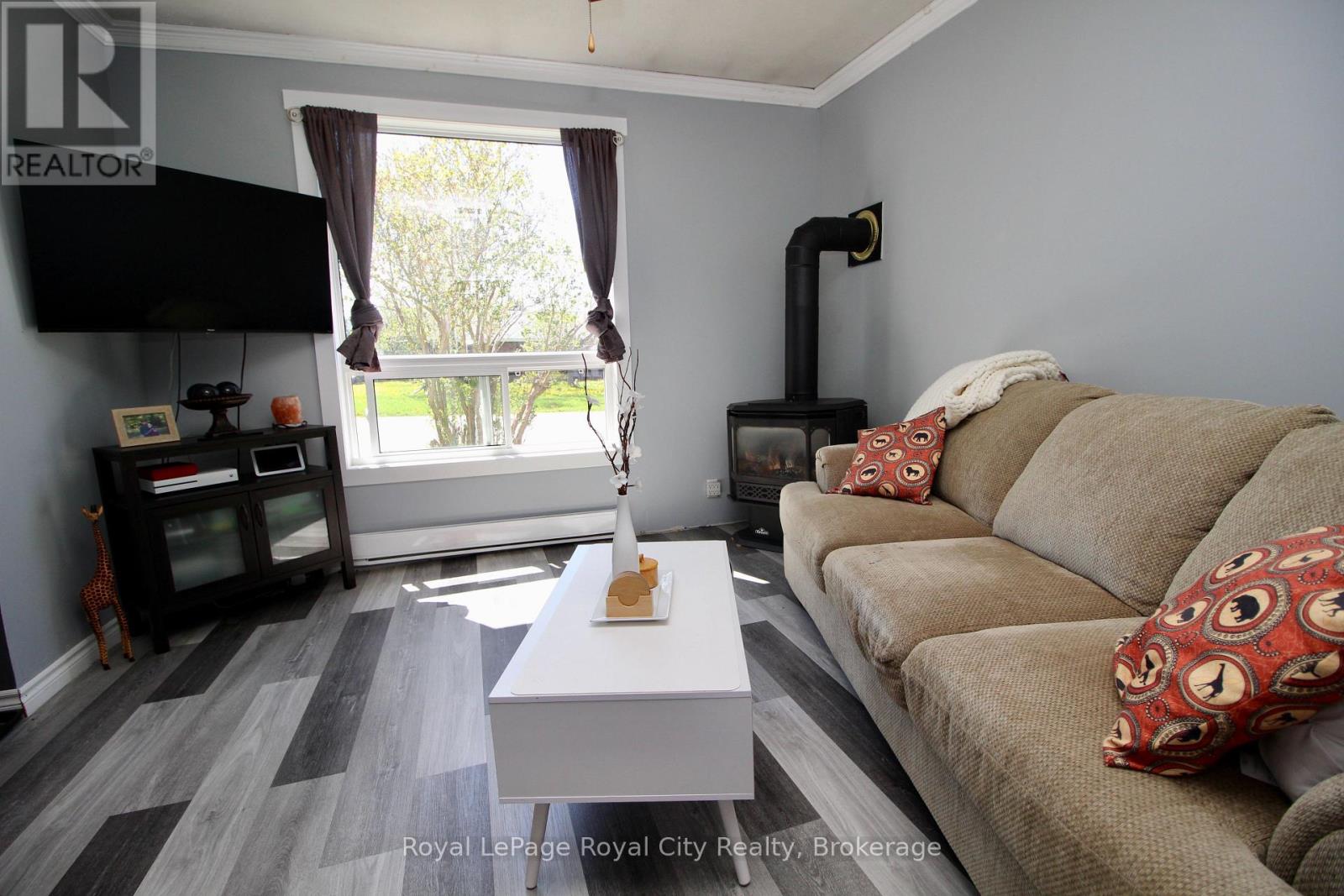 2557 BRUCE ROAD - 10