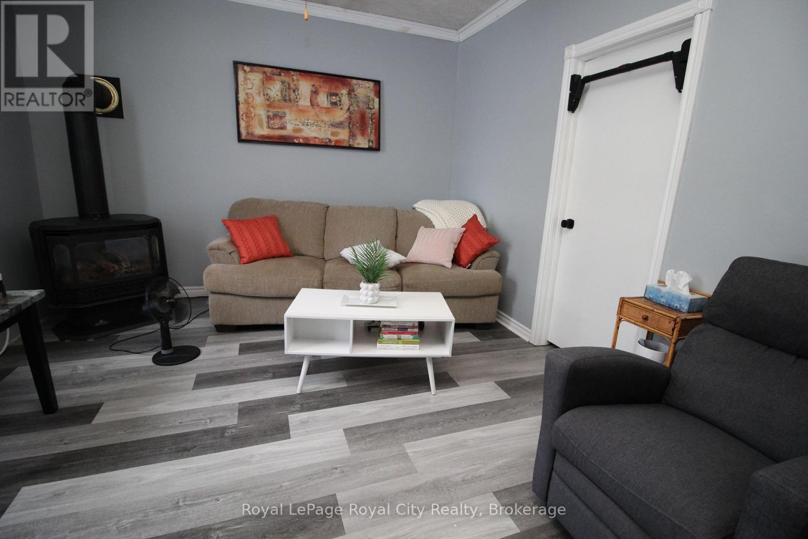 2557 BRUCE ROAD - 11