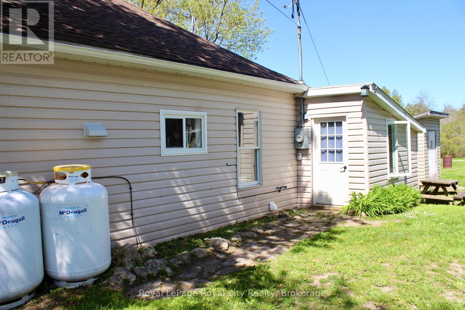 2557 BRUCE ROAD - 24