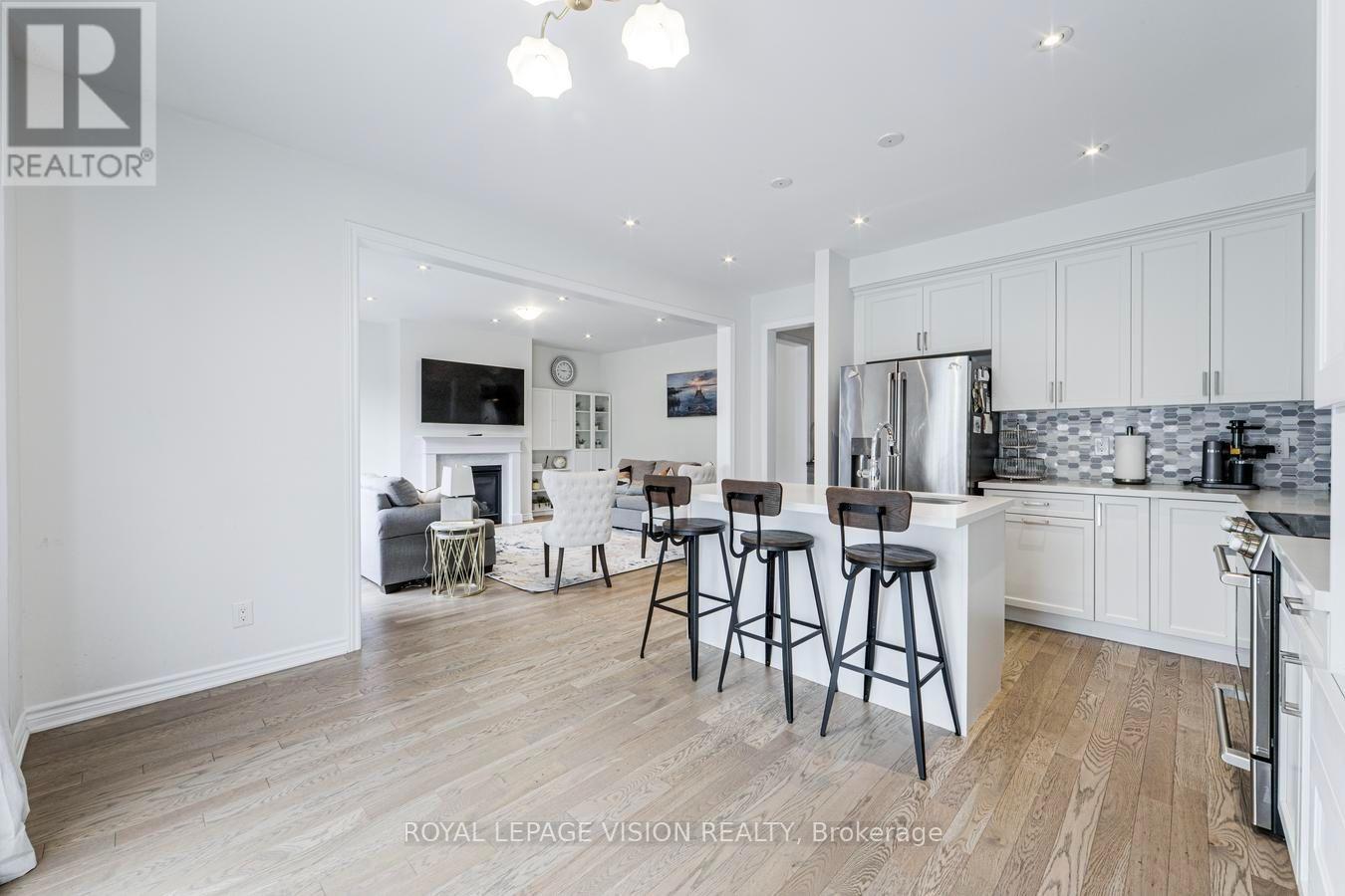 33 BREMNER STREET - 15