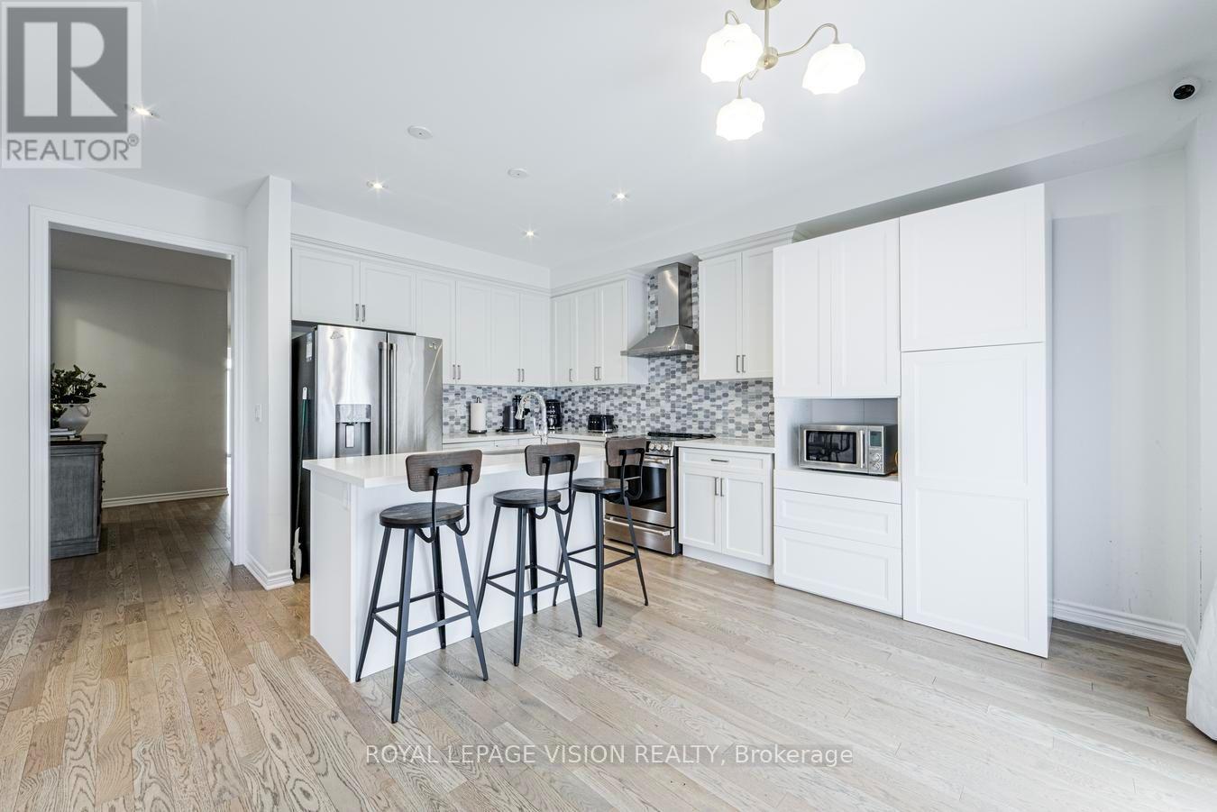 33 BREMNER STREET - 16