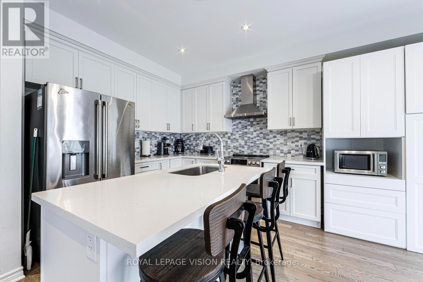 33 BREMNER STREET - 17