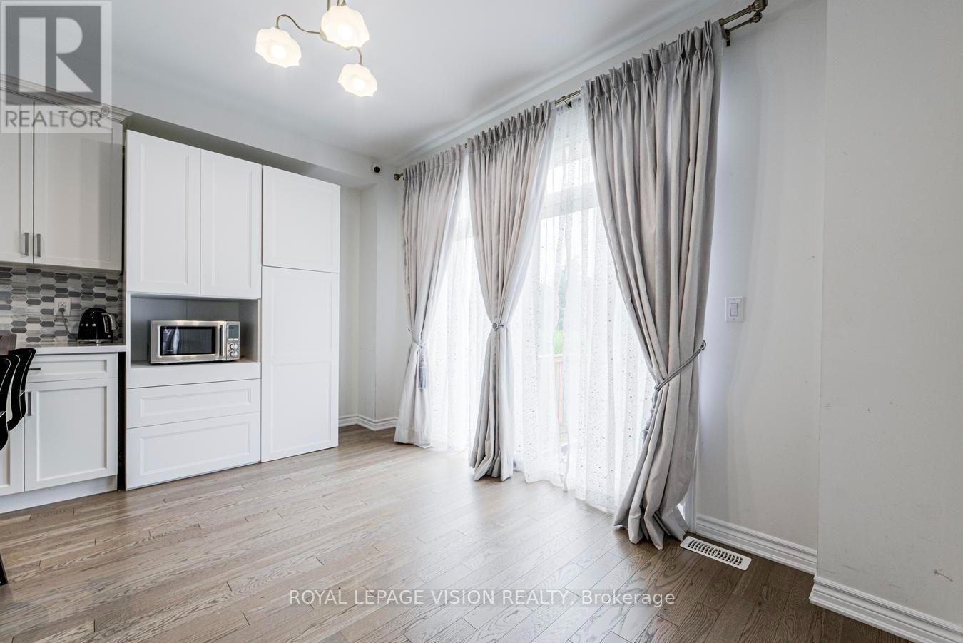33 BREMNER STREET - 18