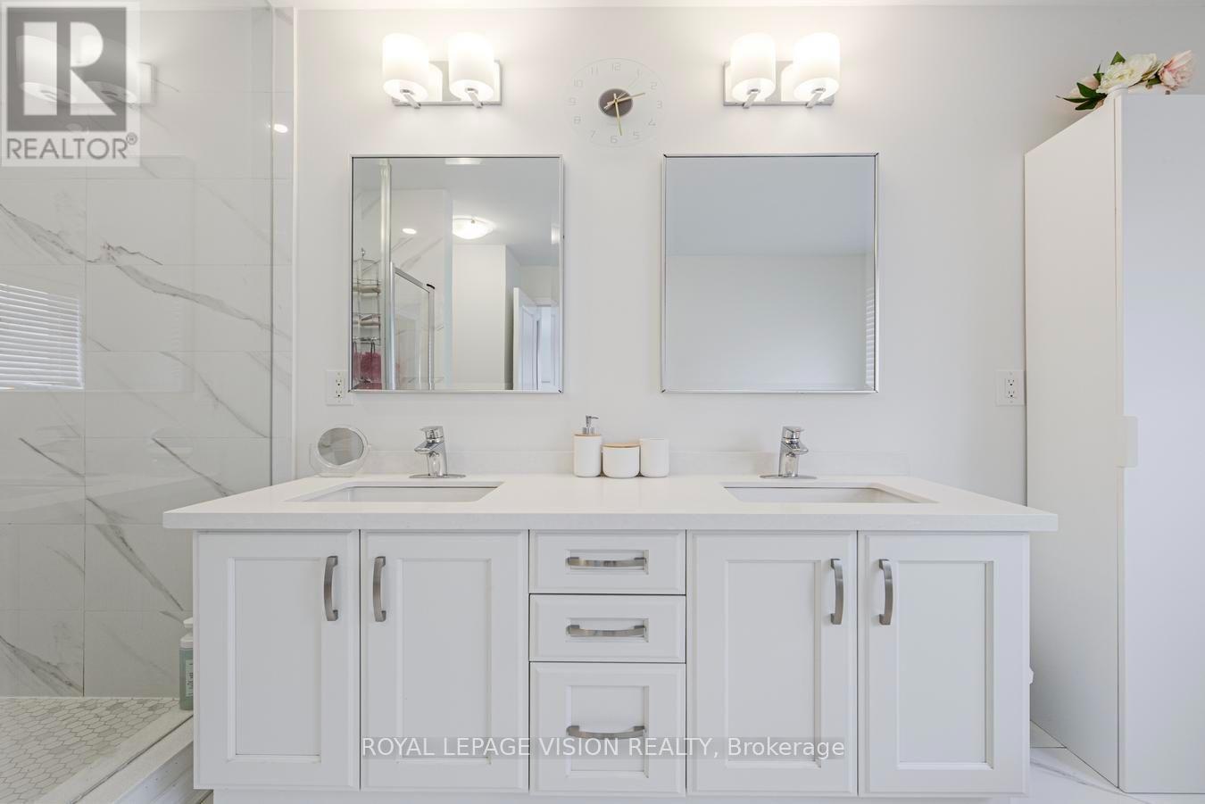 33 BREMNER STREET - 26