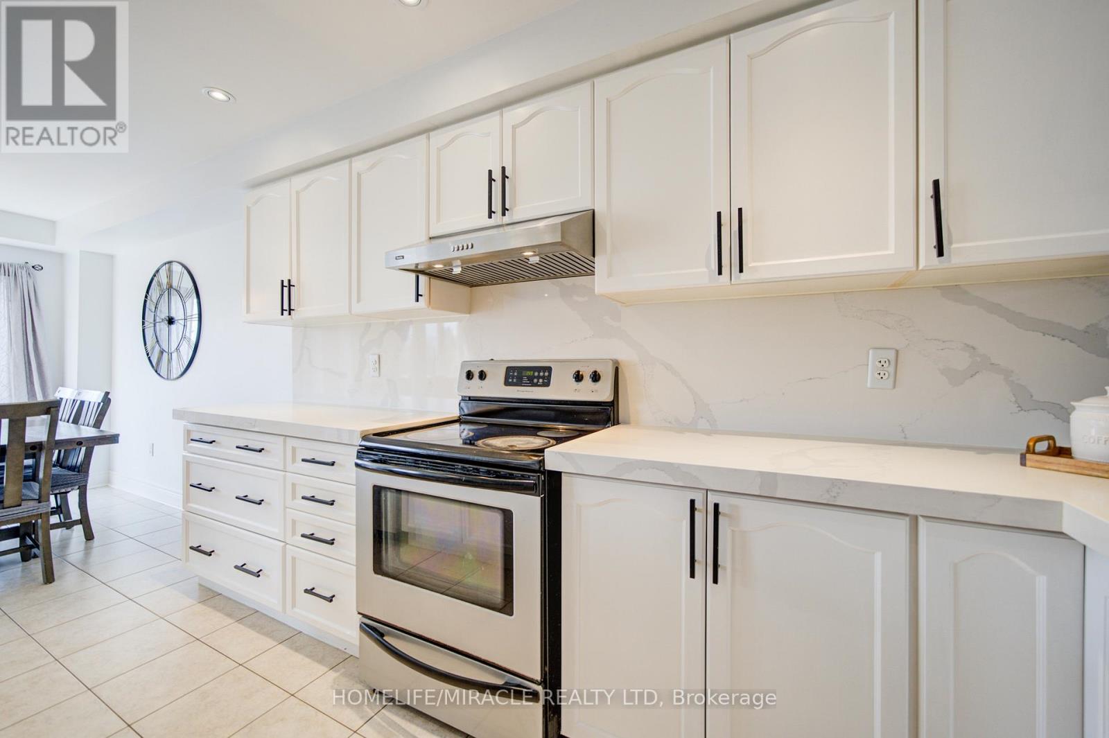 57 KERSEY CRESCENT - 10