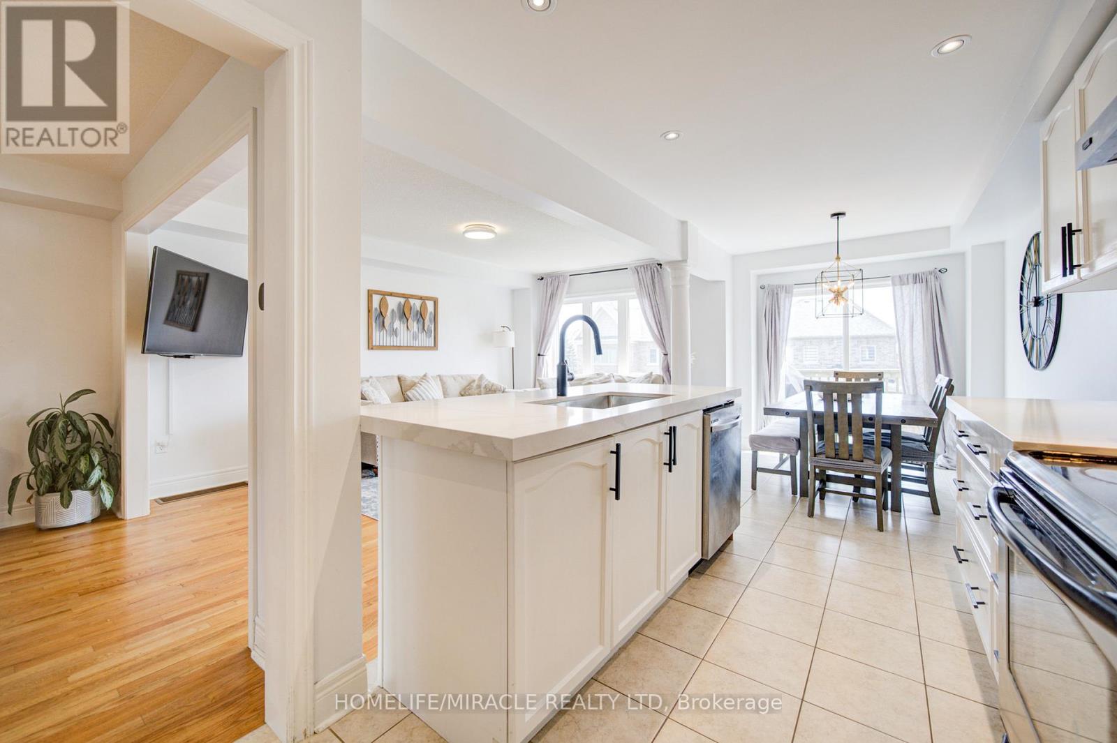 57 KERSEY CRESCENT - 11