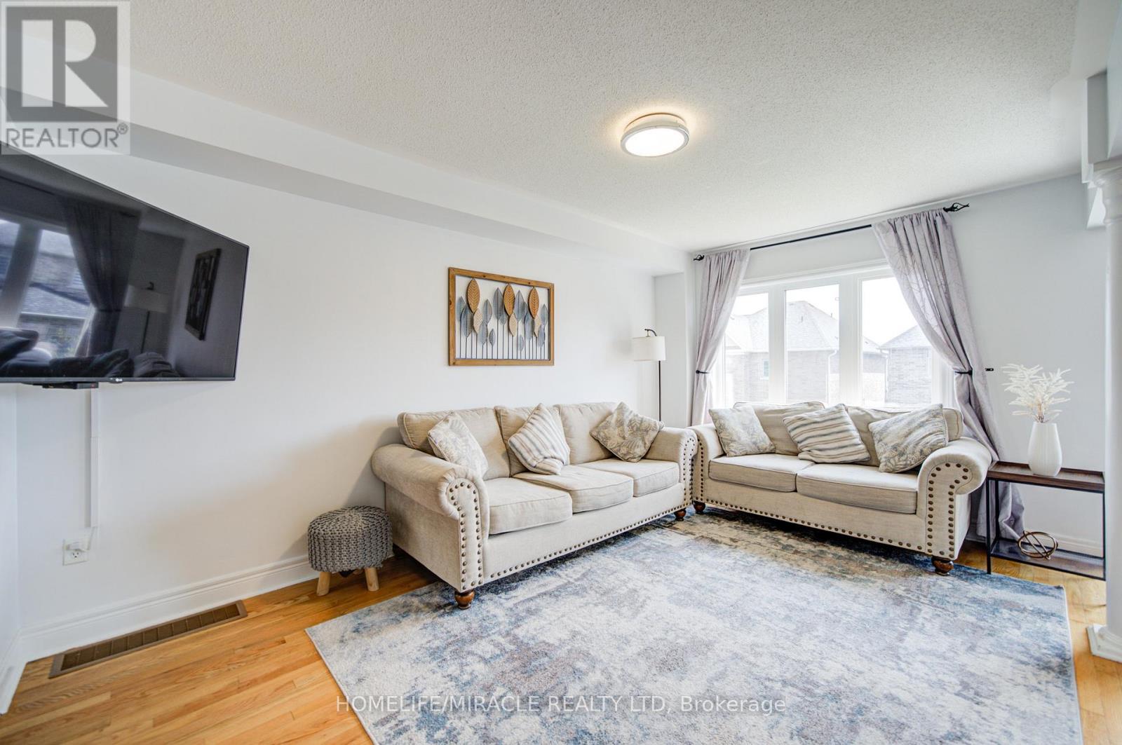 57 KERSEY CRESCENT - 18