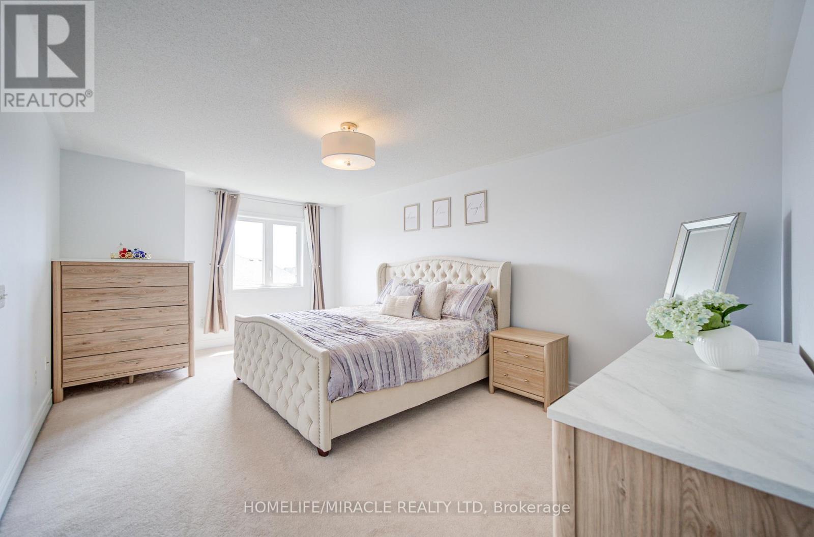 57 KERSEY CRESCENT - 32