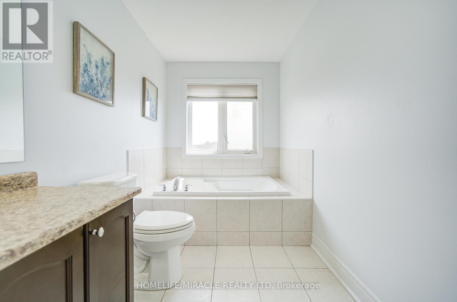 57 KERSEY CRESCENT - 38