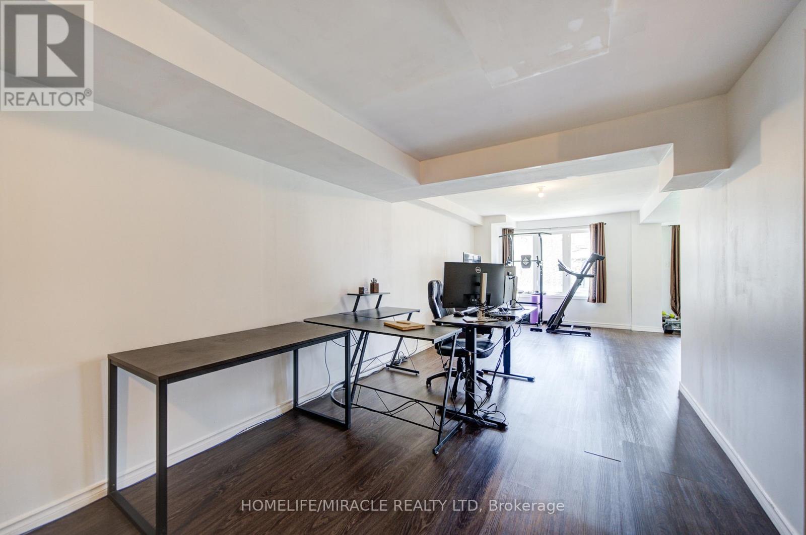 57 KERSEY CRESCENT - 41